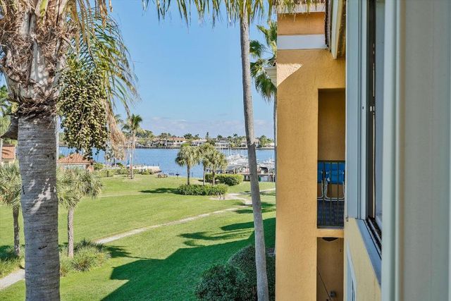 157 Yacht Club Way 306, Hypoluxo, FL 33462