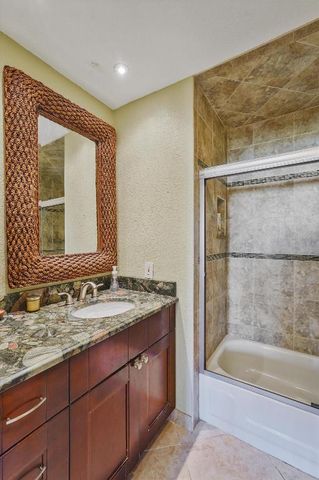 157 Yacht Club Way 306, Hypoluxo, FL 33462