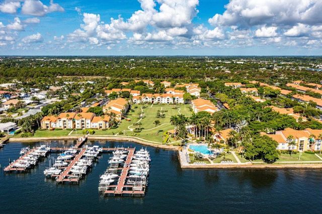 157 Yacht Club Way 306, Hypoluxo, FL 33462