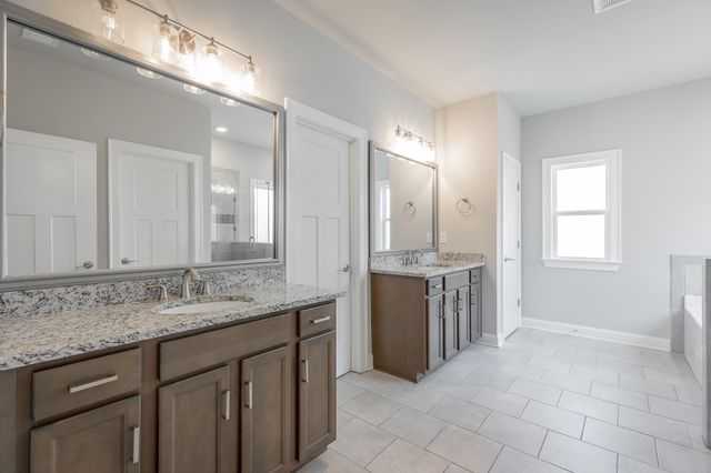 9906 Haven Port Lane, Ooltewah, TN 37363