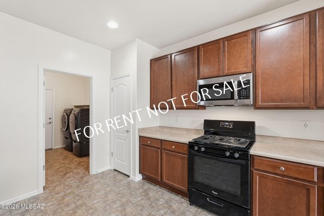 9535 S Crowley Brothers Drive, Tucson, AZ 85747