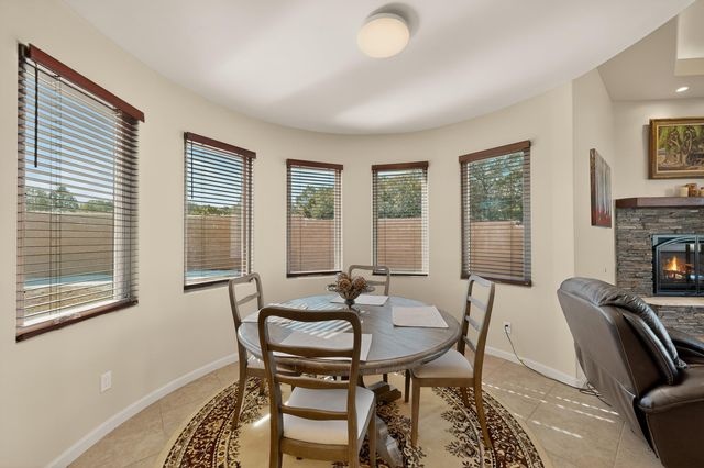 39 Nature Pointe Drive, Tijeras, NM 87059