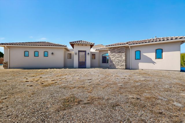 39 Nature Pointe Drive, Tijeras, NM 87059