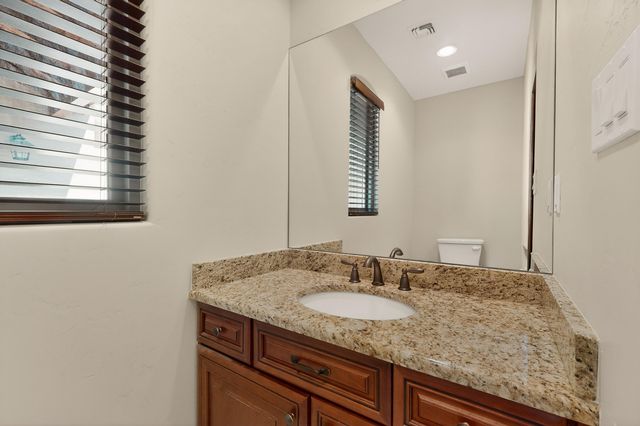 39 Nature Pointe Drive, Tijeras, NM 87059