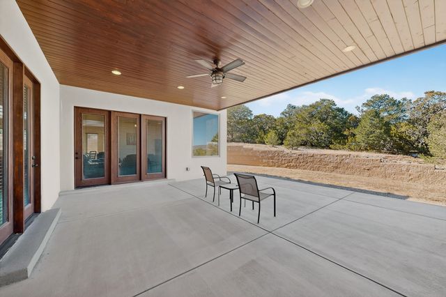 39 Nature Pointe Drive, Tijeras, NM 87059