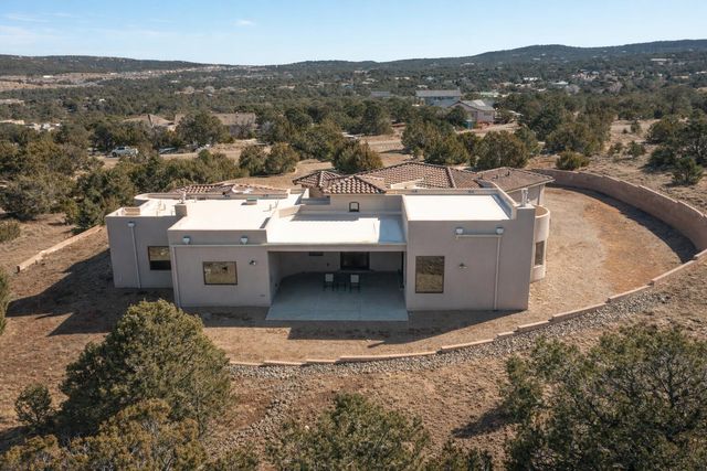 39 Nature Pointe Drive, Tijeras, NM 87059