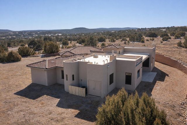 39 Nature Pointe Drive, Tijeras, NM 87059