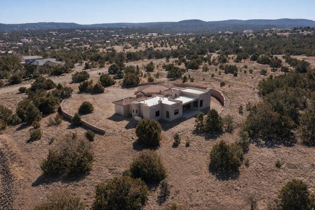 39 Nature Pointe Drive, Tijeras, NM 87059