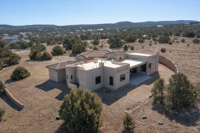 39 Nature Pointe Drive, Tijeras, NM 87059