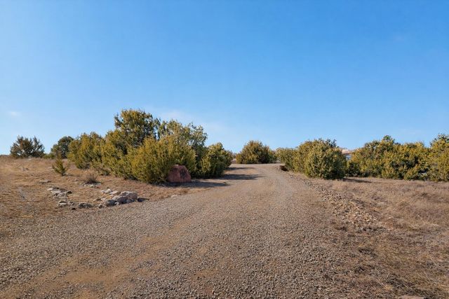 39 Nature Pointe Drive, Tijeras, NM 87059