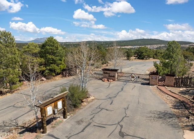 39 Nature Pointe Drive, Tijeras, NM 87059