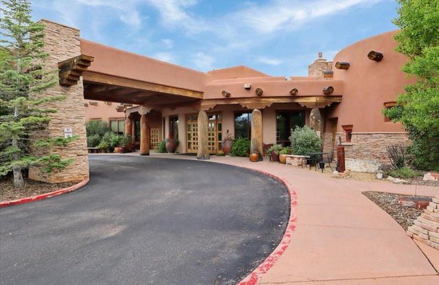 39 Nature Pointe Drive, Tijeras, NM 87059