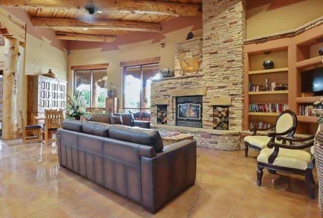 39 Nature Pointe Drive, Tijeras, NM 87059