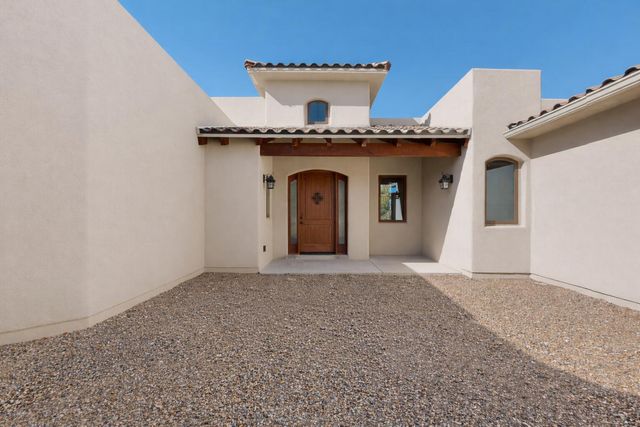 39 Nature Pointe Drive, Tijeras, NM 87059