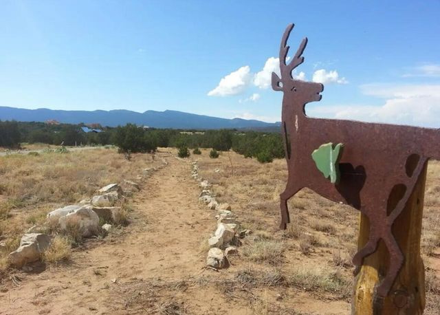 39 Nature Pointe Drive, Tijeras, NM 87059