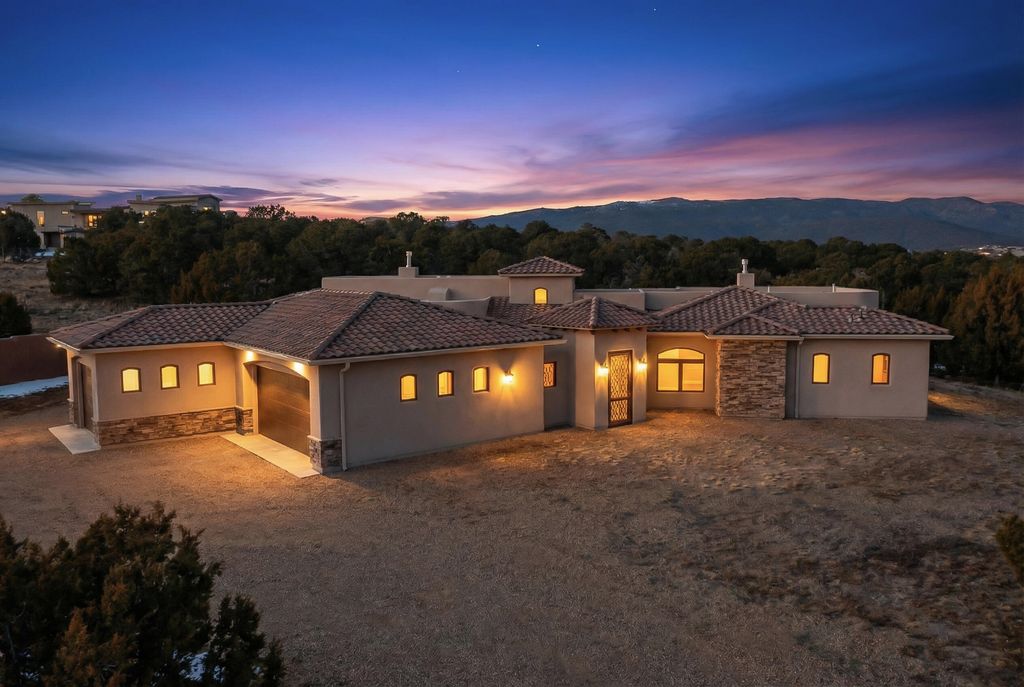 39 Nature Pointe Drive, Tijeras, NM 87059