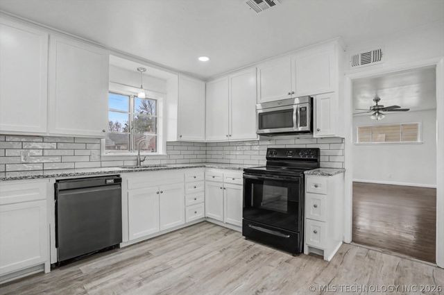 5943 E 25th Street, Tulsa, OK 74114