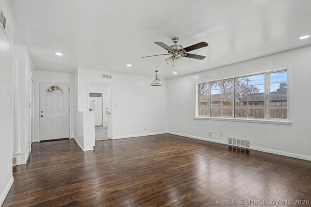 5943 E 25th Street, Tulsa, OK 74114