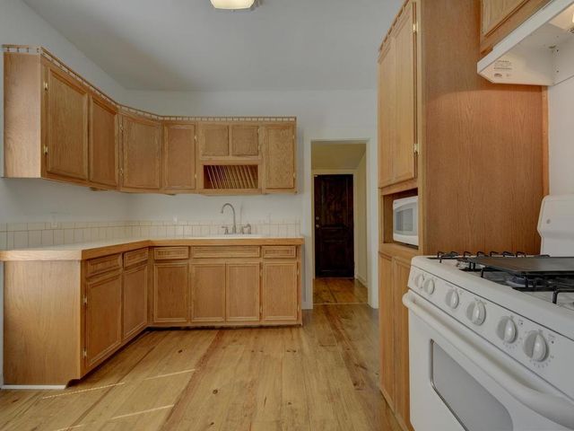 2106 Holly ST B, Austin, TX 78702