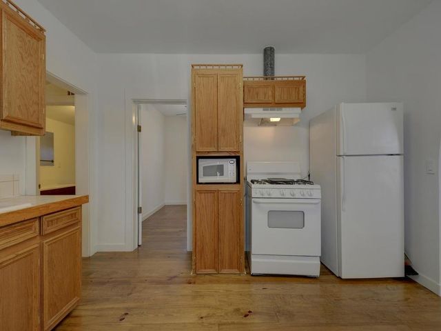 2106 Holly ST B, Austin, TX 78702