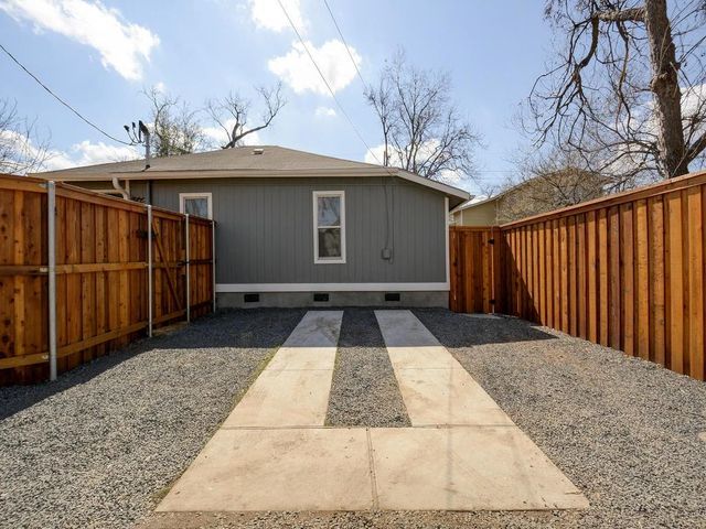 2106 Holly ST B, Austin, TX 78702