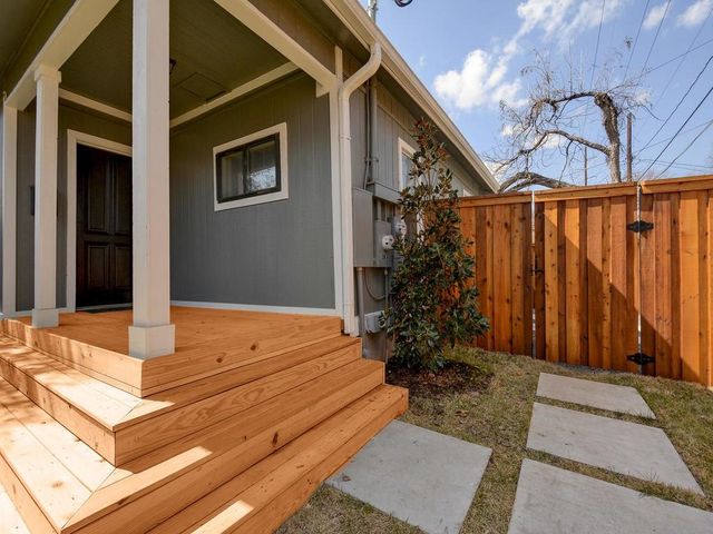 2106 Holly ST B, Austin, TX 78702