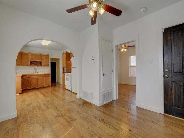 2106 Holly ST B, Austin, TX 78702