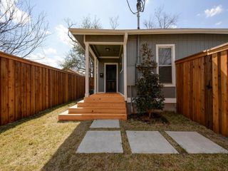 2106 Holly ST B, Austin, TX 78702