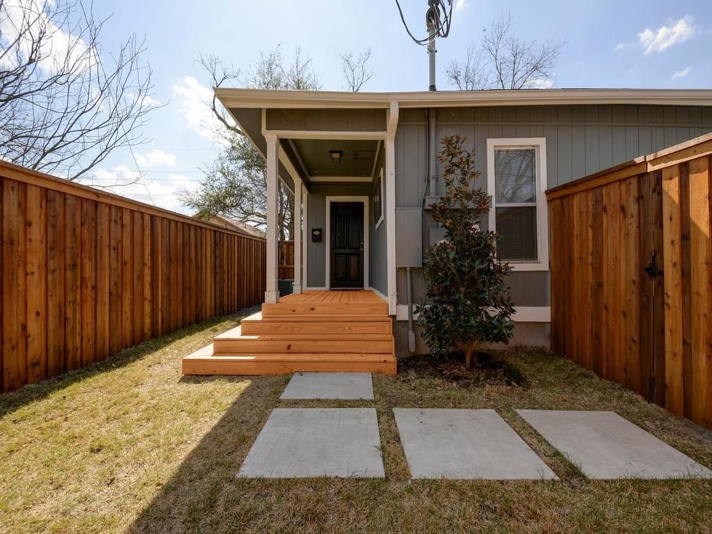 2106 Holly ST B, Austin, TX 78702