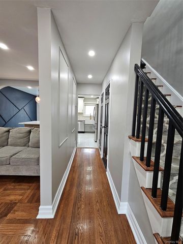 2082 Pitman Avenue, Bronx, NY 10466