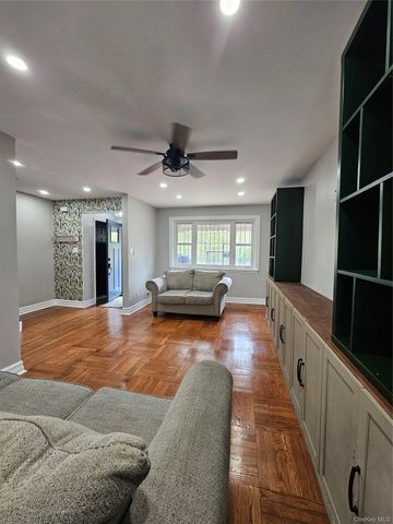 2082 Pitman Avenue, Bronx, NY 10466