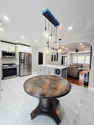 2082 Pitman Avenue, Bronx, NY 10466