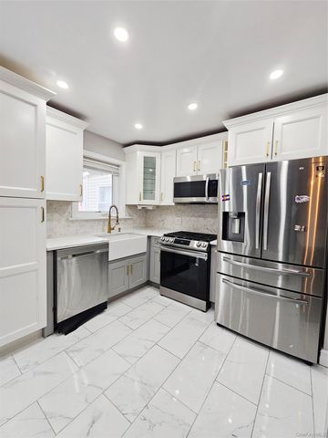 2082 Pitman Avenue, Bronx, NY 10466