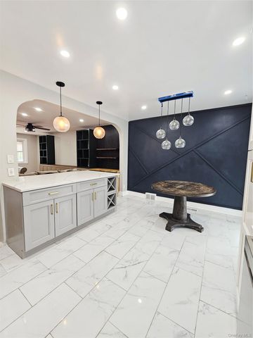 2082 Pitman Avenue, Bronx, NY 10466