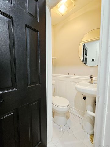 2082 Pitman Avenue, Bronx, NY 10466