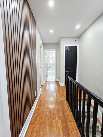 2082 Pitman Avenue, Bronx, NY 10466