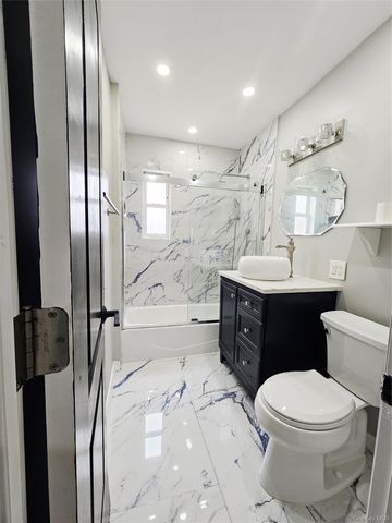 2082 Pitman Avenue, Bronx, NY 10466