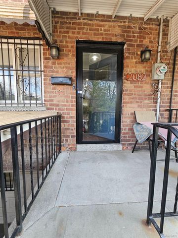 2082 Pitman Avenue, Bronx, NY 10466