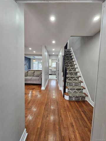 2082 Pitman Avenue, Bronx, NY 10466