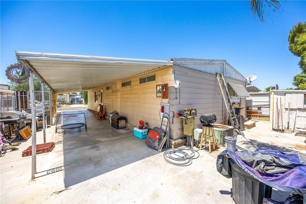 Image 20 of property listing at 471 Santa Clara, Hemet, CA 92543