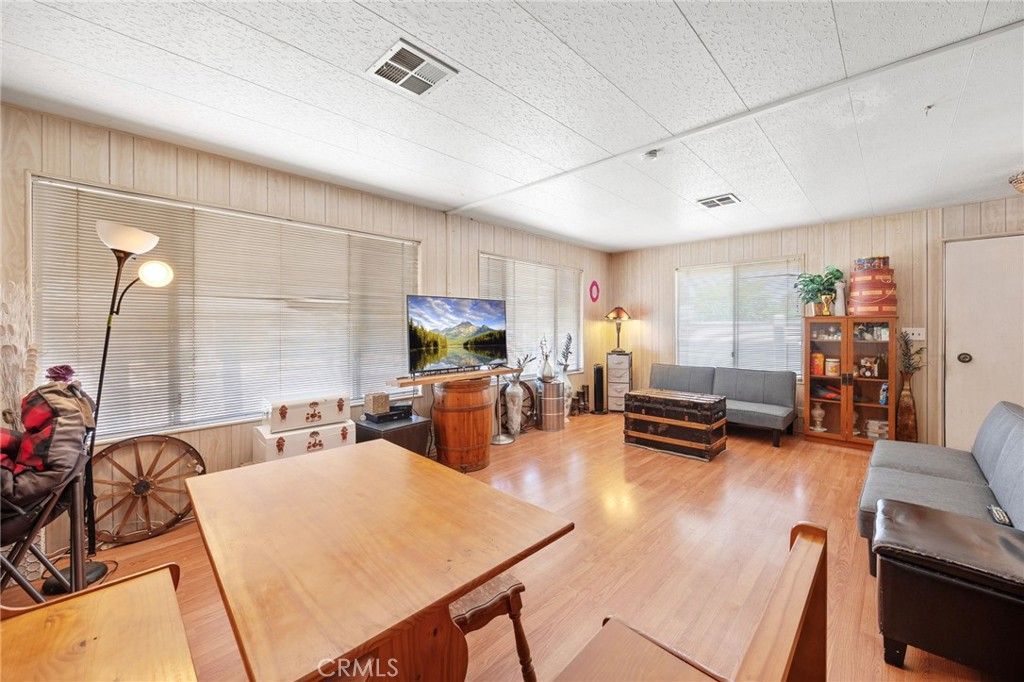 Image 3 of property listing at 471 Santa Clara, Hemet, CA 92543