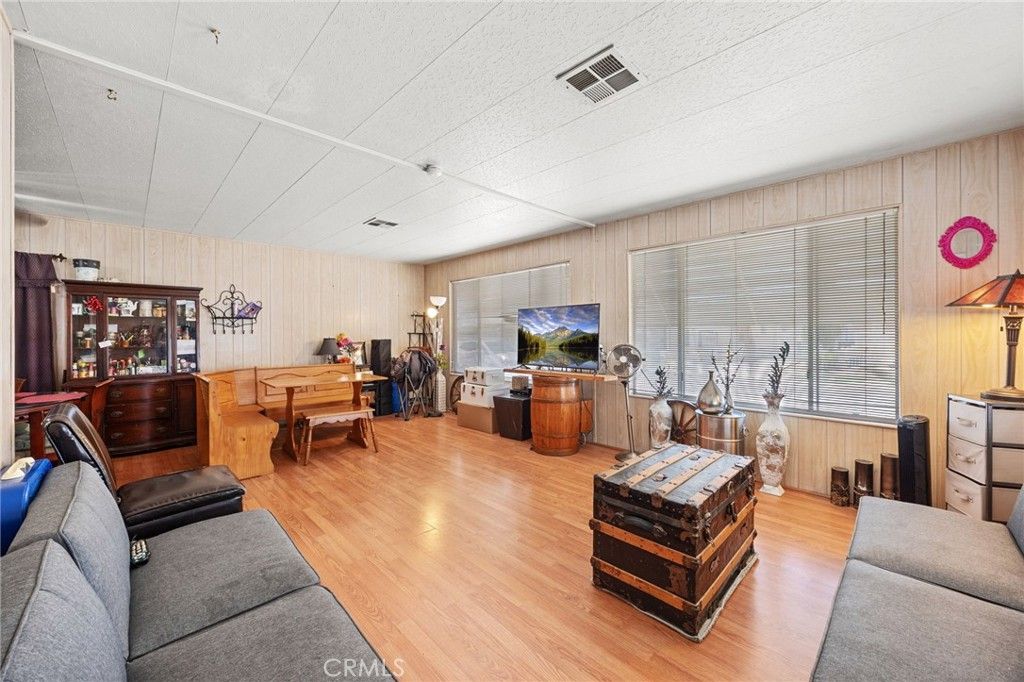 Image 4 of property listing at 471 Santa Clara, Hemet, CA 92543