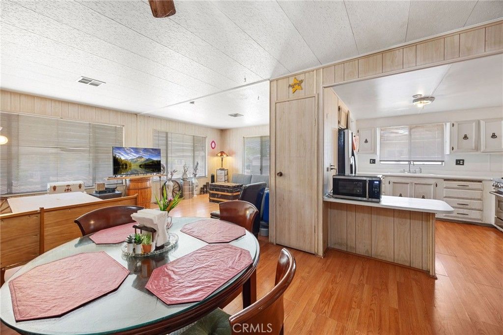 Image 8 of property listing at 471 Santa Clara, Hemet, CA 92543