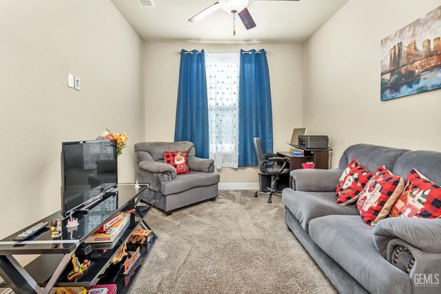 9414 Woodland Ridge Lane, Shafter, CA 93263