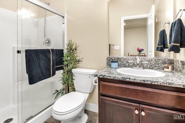 9414 Woodland Ridge Lane, Shafter, CA 93263