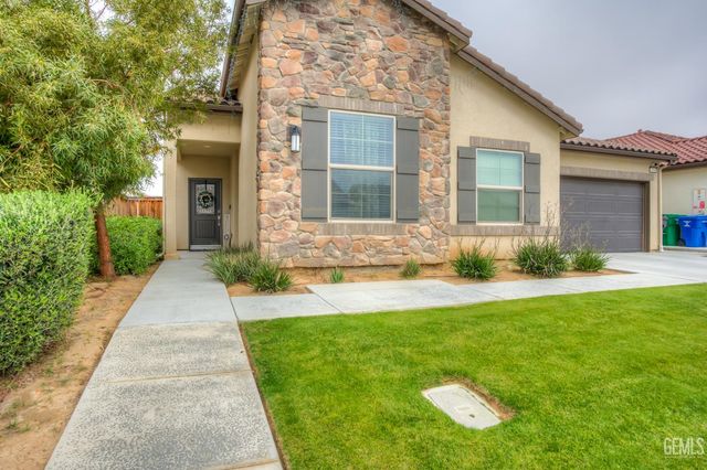 9414 Woodland Ridge Lane, Shafter, CA 93263