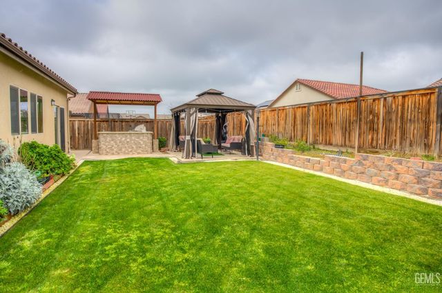 9414 Woodland Ridge Lane, Shafter, CA 93263