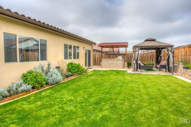 9414 Woodland Ridge Lane, Shafter, CA 93263