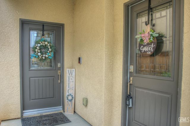 9414 Woodland Ridge Lane, Shafter, CA 93263