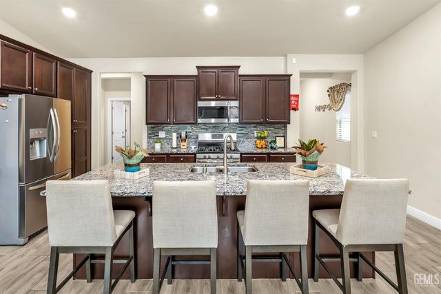 9414 Woodland Ridge Lane, Shafter, CA 93263